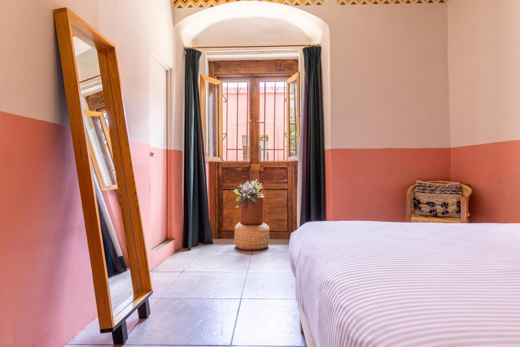 Отель Selina Oaxaca Экстерьер фото