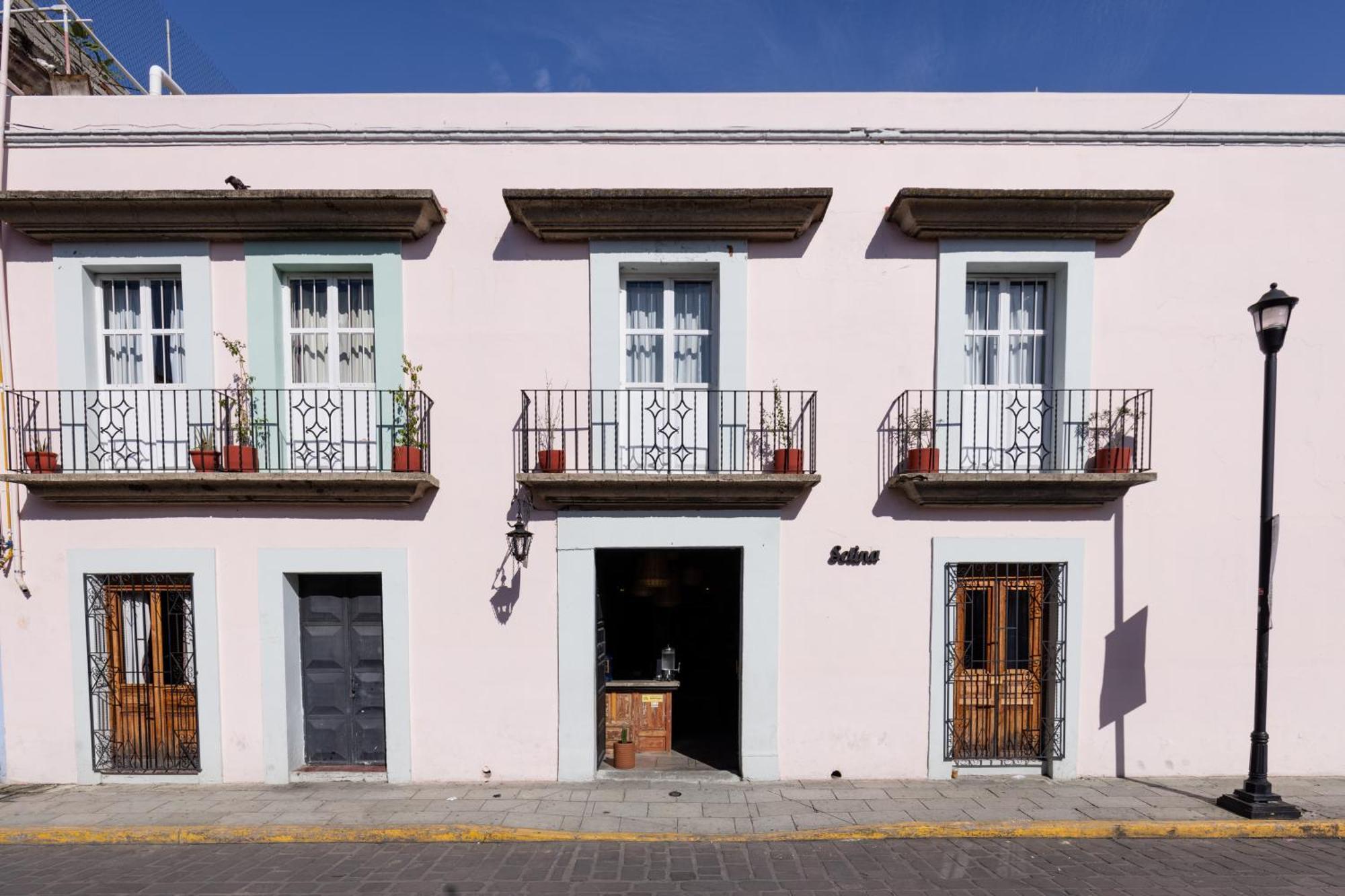 Отель Selina Oaxaca Экстерьер фото